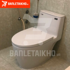 AC 902VN là Bồn cầu INAX 1 khối giá hơn 6.8tr và có chương trình tặng xịt vệ sinh 50 ac 902vn