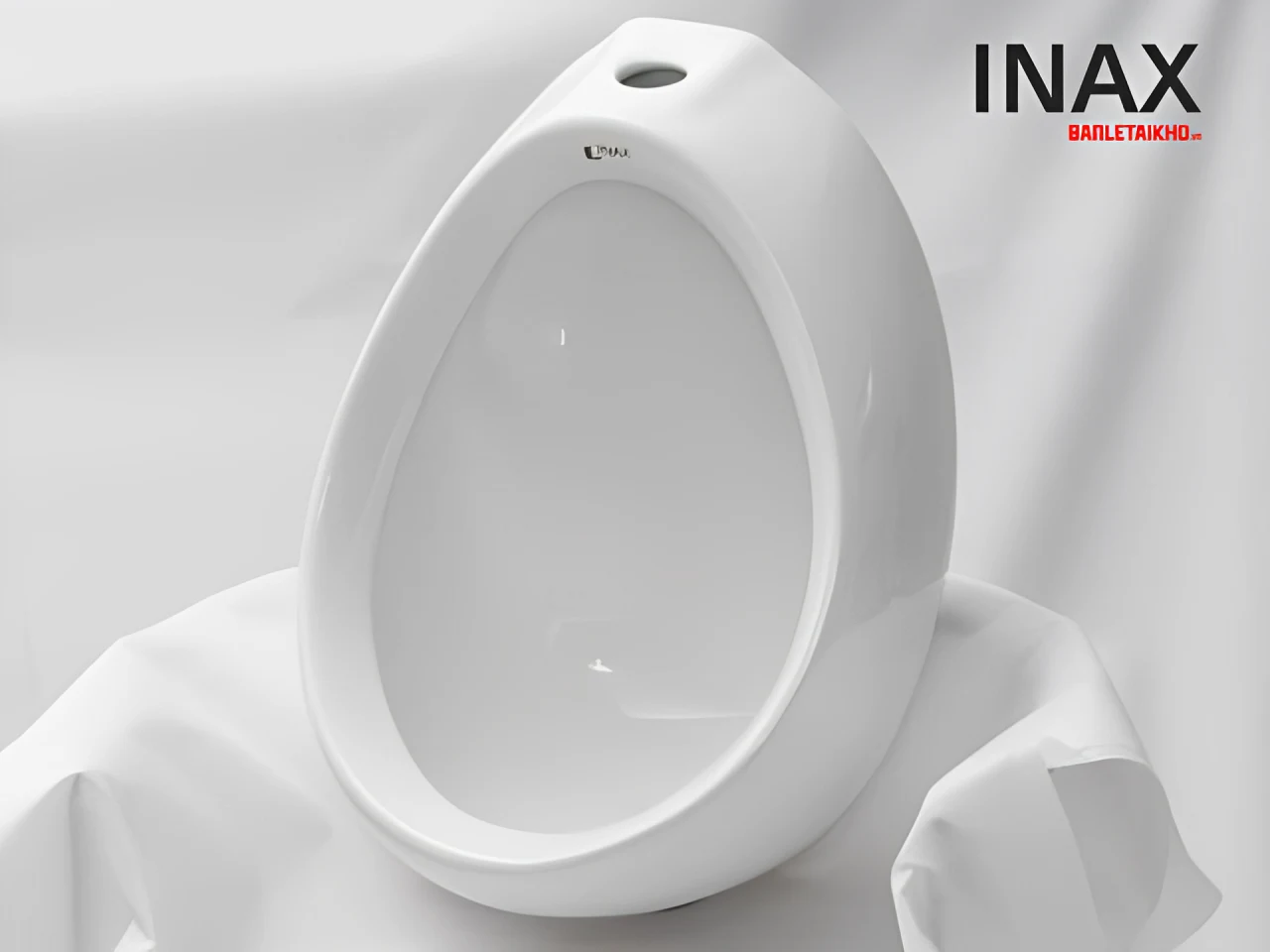 Bồn tiểu INAX U-116V nhỏ gọn, tiết kiệm diện tích