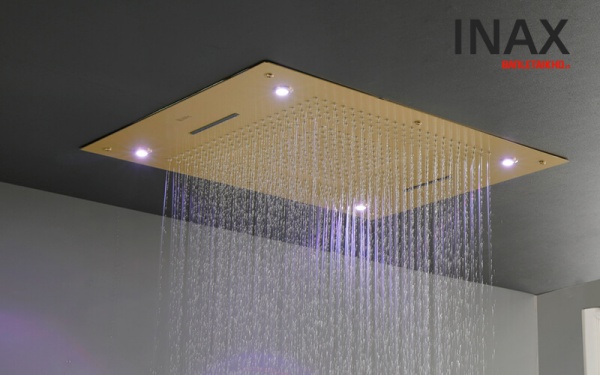 Bát sen trần INAX phun mưa bao phủ toàn thân